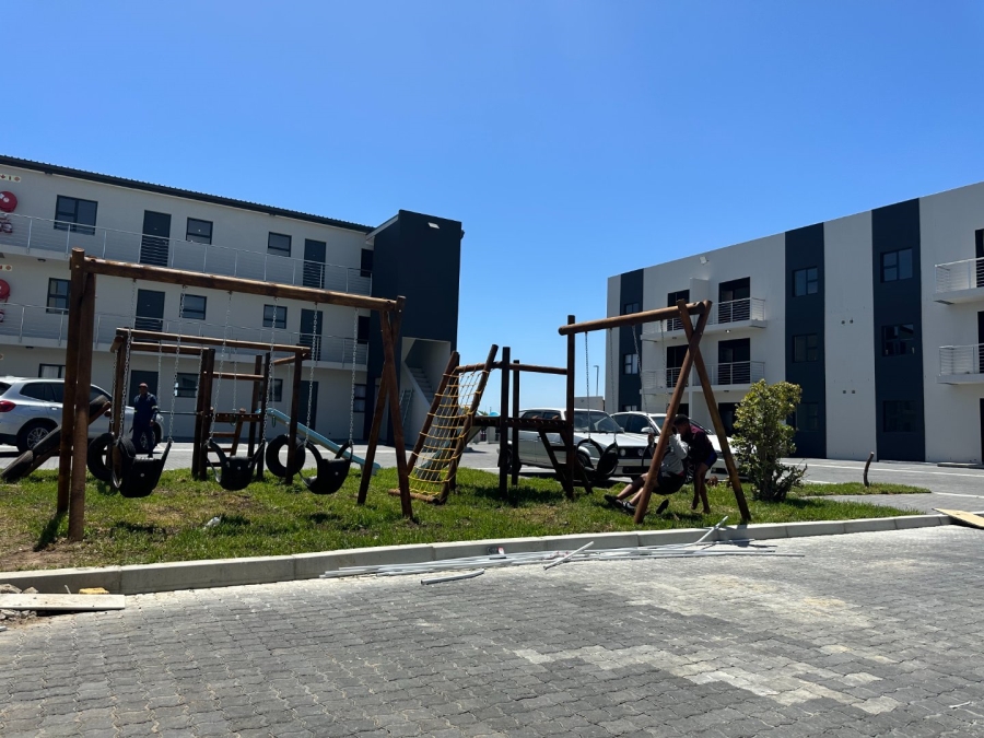 2 Bedroom Property for Sale in Parklands Western Cape